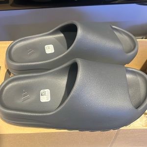 Yeezy Slide Granite